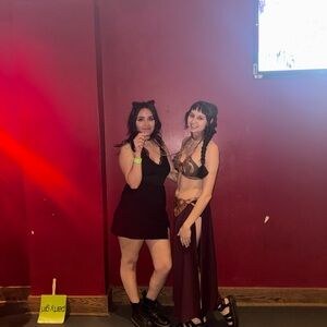 Women's medium Star Wars Slave Princess Leia costume